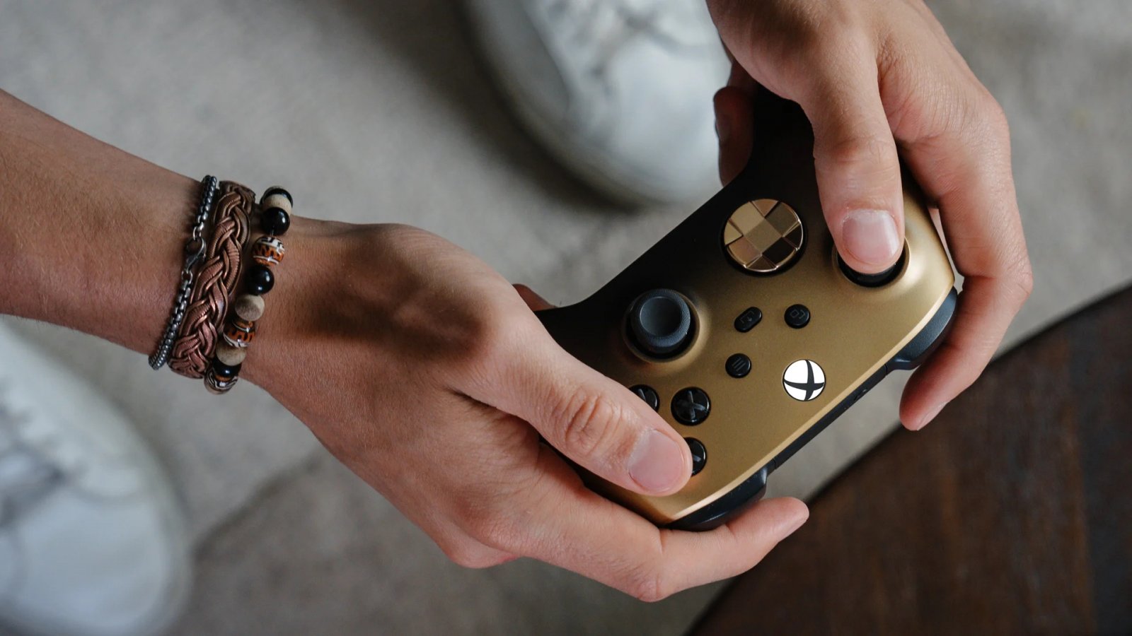 Xbox: Controller Wireless Edizione speciale Gold Shadow presentato da Microsoft