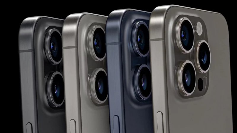 Gli iPhone 15 Pro hanno abbandonato l'acciaio inossidabile a favore del titanio Gli iPhone 15 Pro hanno abbandonato l'acciaio inossidabile a favore del titanio