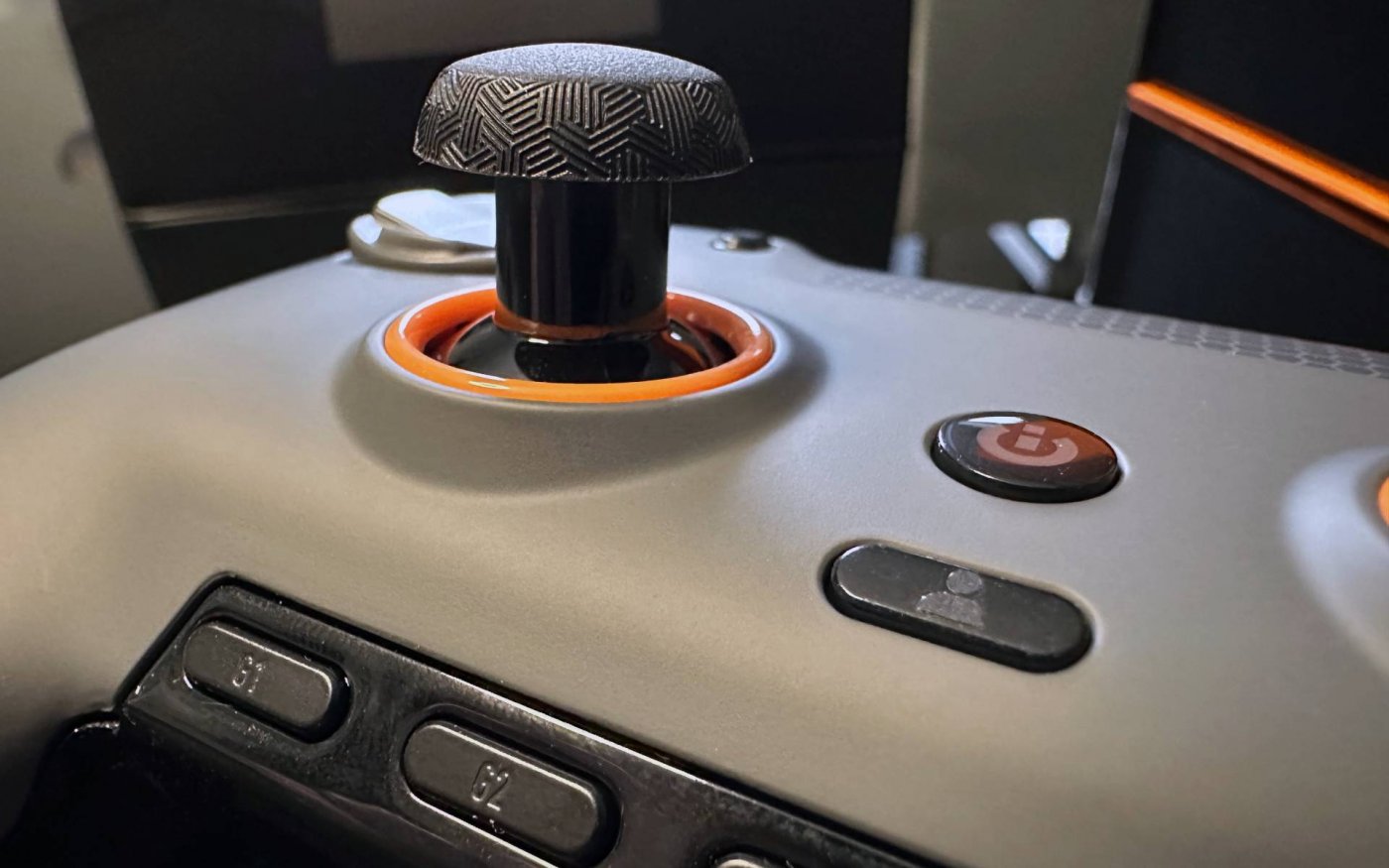 Controller PC SCUF ENVISION Pro Senza Fili - Con Paddle Posteriori, Tasti G Rimovibili, Trigger Istantanei, Grigio Acciaio - Foto 3