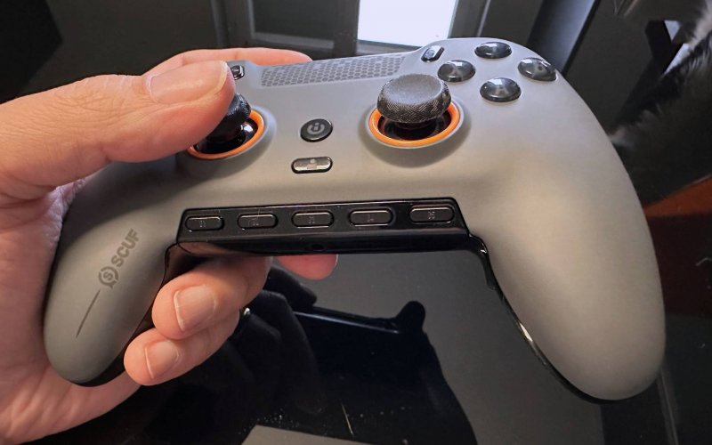SCUF Envision Pro vanta un'ergonomia eccellente