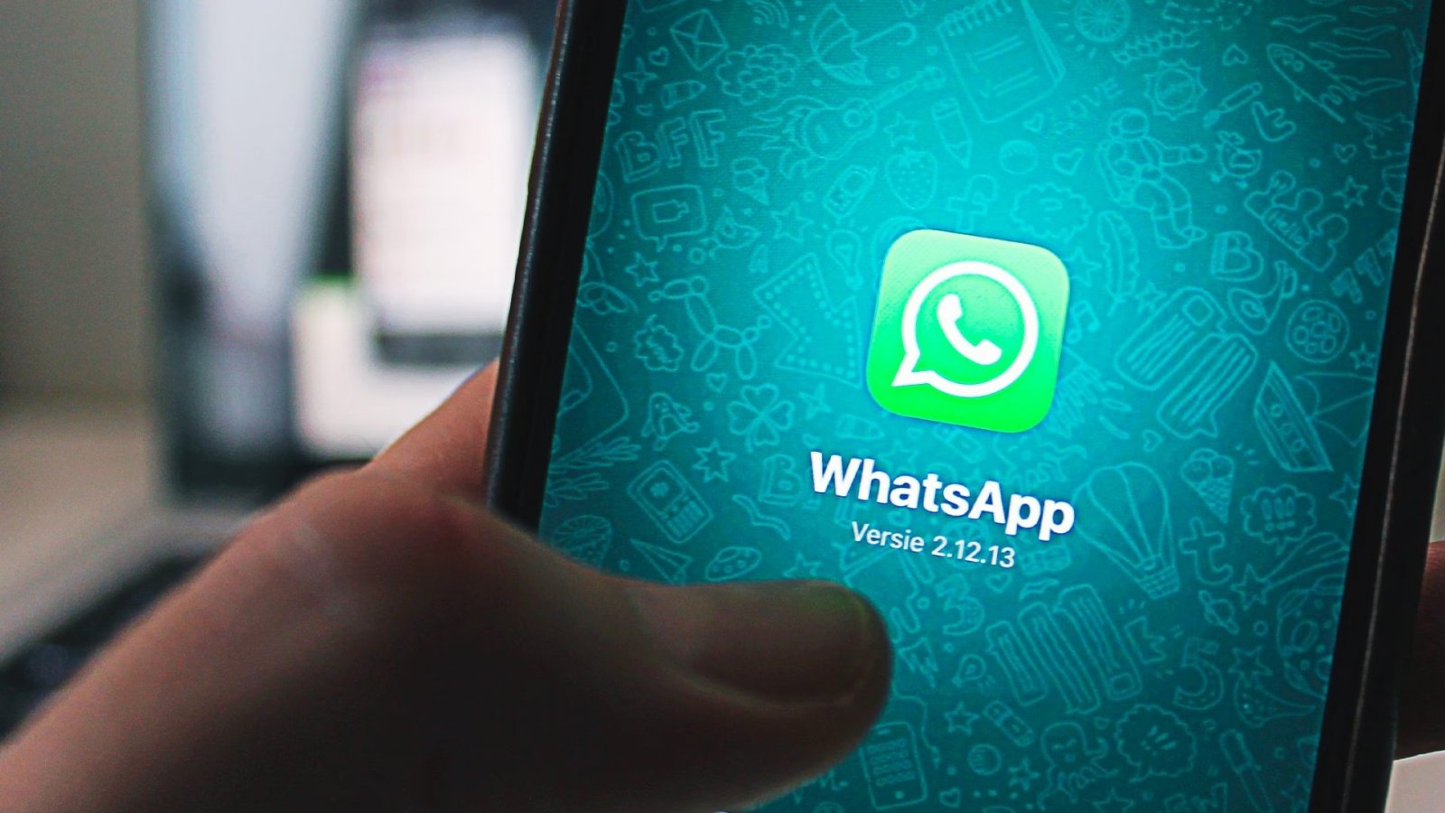 WhatsApp introduce una modalità per gestire due account diversi su un solo dispositivo
