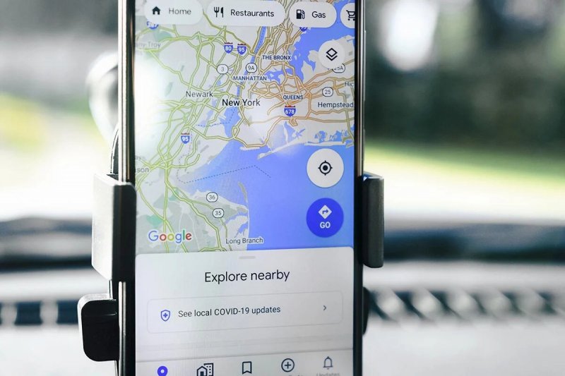 Google Maps sta integrando l'intelligenza artificiale per rendere migliore la navigazione, a piedi e al volante
