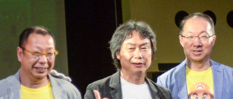 Super Mario Bros. Wonder: Tezuka a sinistra, Kondo a destra, Miyamoto in mezzo