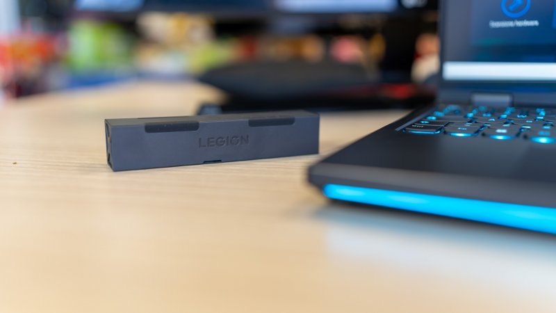 La piccola scatolina con i tasti aggiuntivi è una piccola chicca