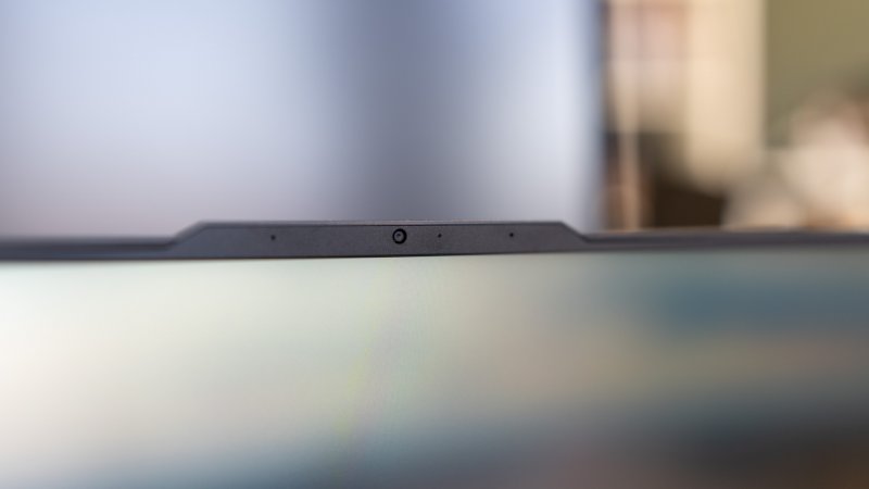 La webcam montata è di tipo IR compatibile con Windows Hello e supporta Tobii Horizon