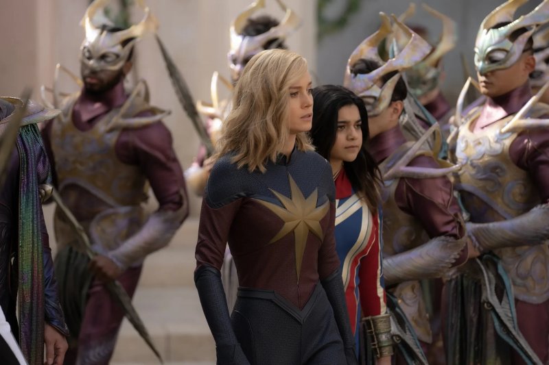 La rigidità di Captain Marvel dà vita ad alcuni siparietti esilaranti