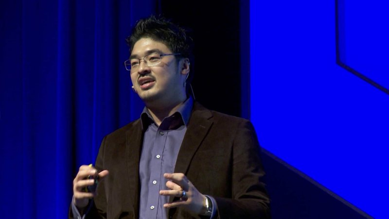 Yu-kai Chou è uno dei principali teorici della gamification, ideatore del modello Octalysis, che propone un inquadramento delle motivazioni alla base dell'agire umano Yu-kai Chou è uno dei principali teorici della gamification, ideatore del modello Octalysis, che propone un inquadramento delle motivazioni alla base dell'agire umano