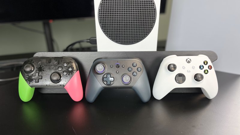 Il design del Controller Luna è molto simile a quello della concorrenza
