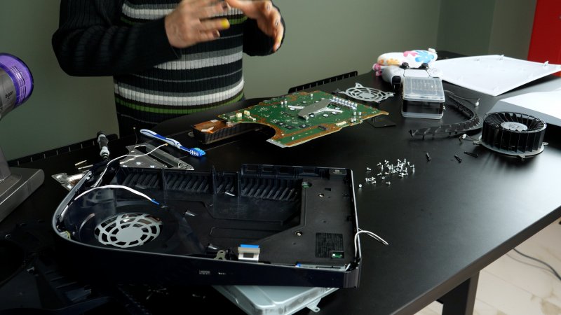 Non ci sono regole precise su ogni quanto pulire PS5