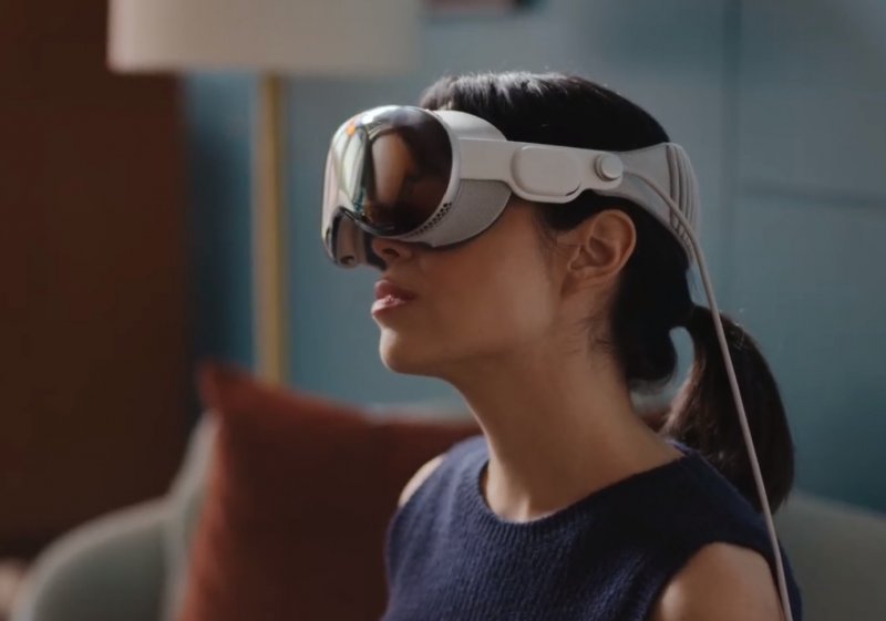 Dopo un 2022 sotto le aspettative, il 2023 non si è rivelato eccezionale per quanto riguarda i visori di realtà aumentata