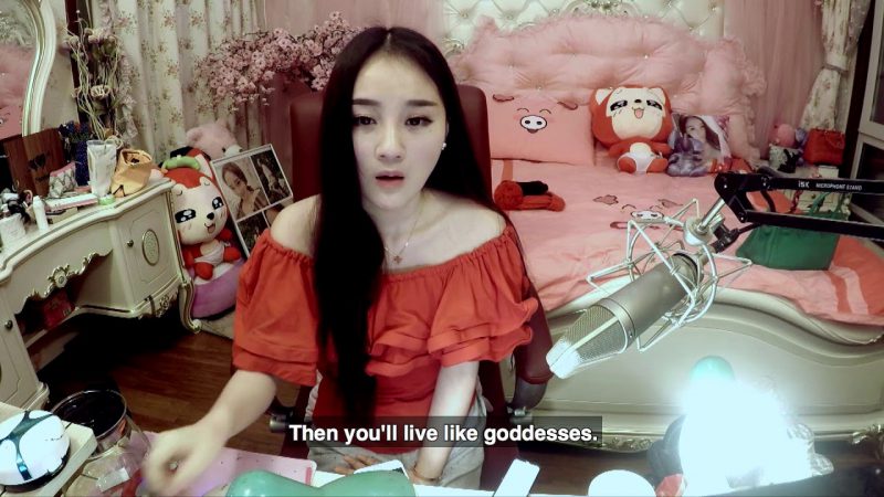 Il documentario del 2018 People's Republic of Desire racconta il dietro le quinte del mondo dello streaming in Cina Il documentario del 2018 People's Republic of Desire racconta il dietro le quinte del mondo dello streaming in Cina