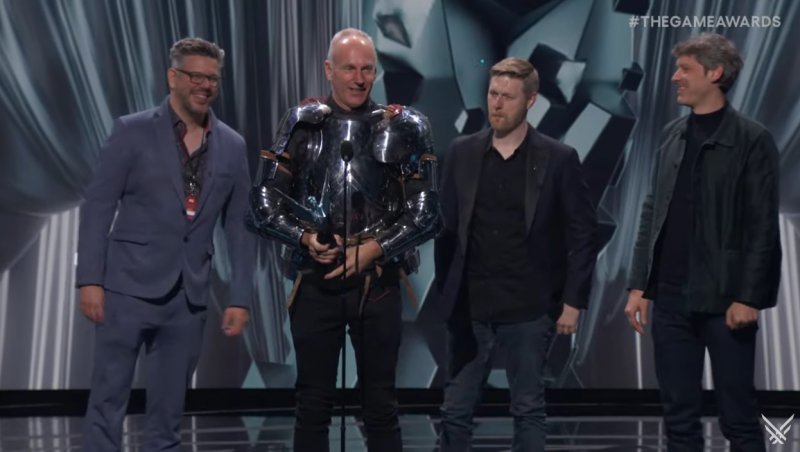 Il momento in cui è stato ritirato il premio