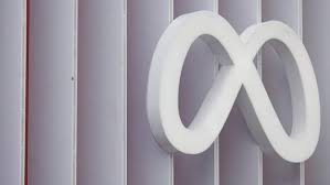 Meta, insieme ad altri colossi tecnologici come Microsoft e Apple, è stata ufficialmente designata come 'guardiano' della piattaforma a luglio, con l'obbligo di rispettare nuove norme relative al consenso degli utenti e alla protezione dei dati