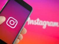 La batteria dello smartphone dura poco? La colpa è di Instagram, secondo Google
