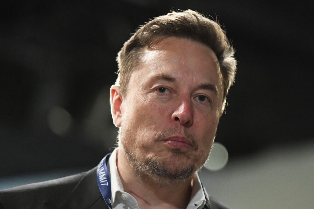 Elon Musk ha spiegato ai dipendenti di X che stanno coprendo a malapena i costi