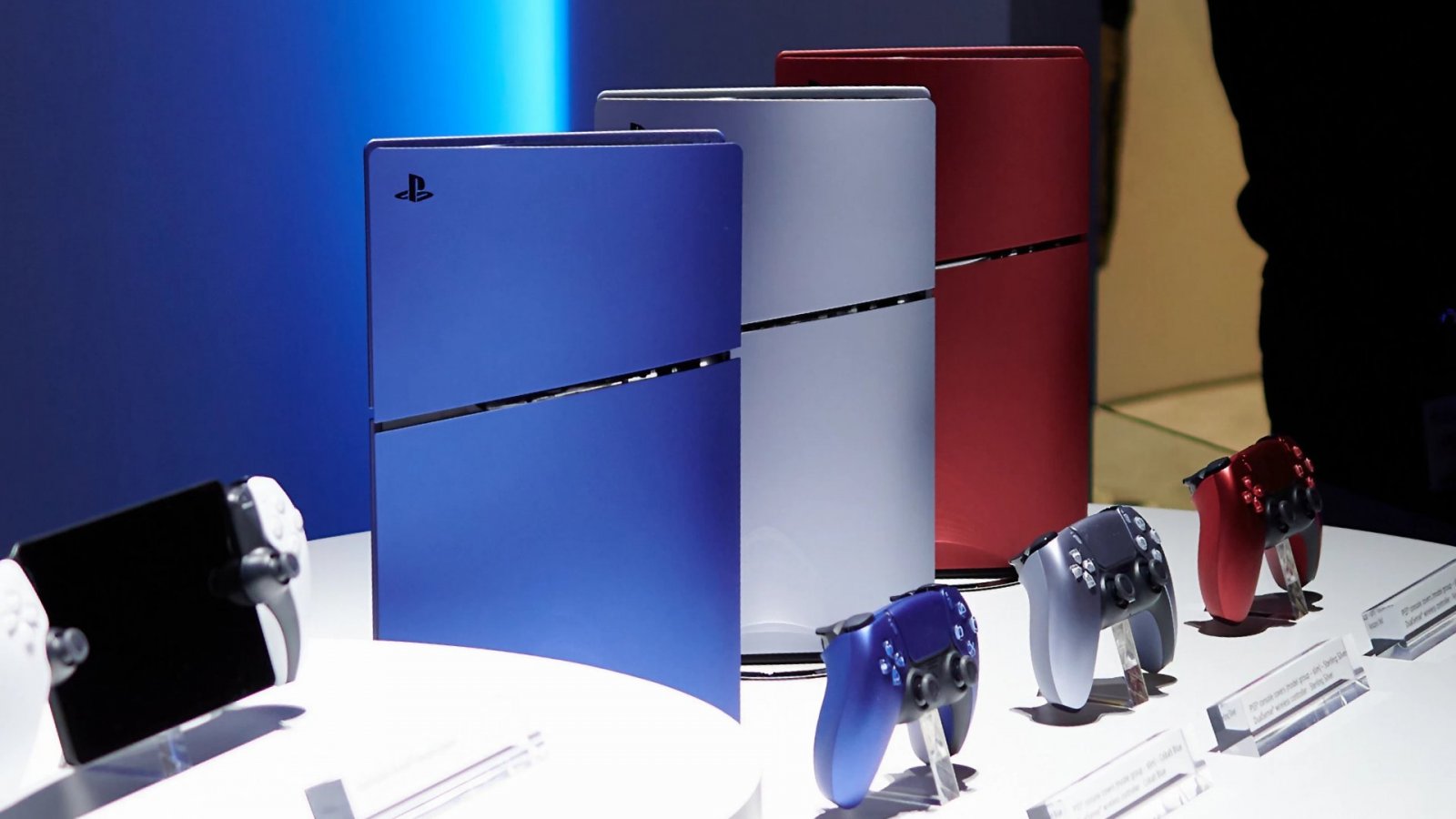 PS5 Slim, tre nuove colorazioni presentate da Sony al CES 2024