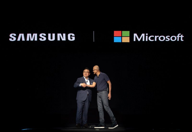 Samsung collabora con Microsoft per l'integrazione di Copilot nei suoi dispositivi Samsung collabora con Microsoft per l'integrazione di Copilot nei suoi dispositivi