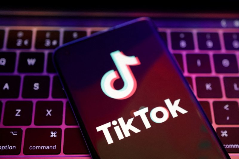 This amazing success can be attributed to the fact that TikTok offers users the ability to reward their favorite creators and streamers