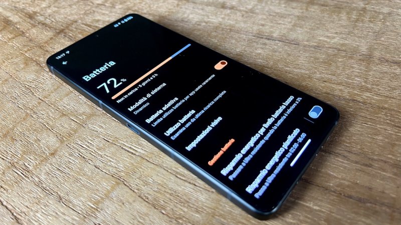 La batteria di ROG Phone 8 Pro è meno capiente dei precedenti, ma l'autonomia non ne risente