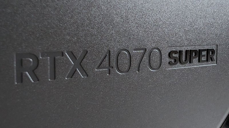 L'unico vezzo estetico della Founders Edition è il nome della scheda inciso sul frontale