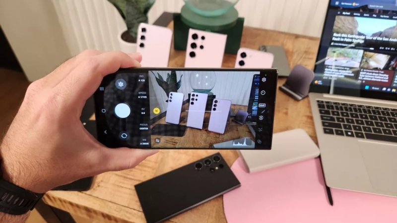 Al momento, non è ancora chiaro quali specifiche funzionalità di Galaxy AI saranno disponibili su ciascun dispositivo precedente