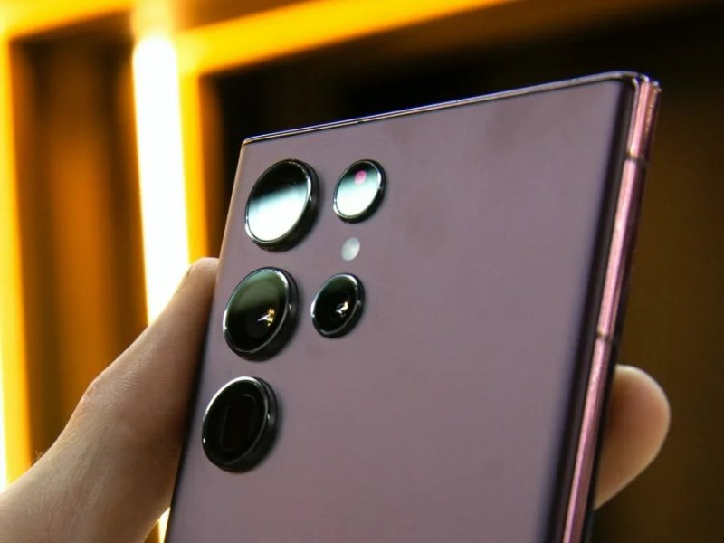 L'intelligenza artificiale riveste un ruolo cruciale nei sistemi fotografici della serie Galaxy S24