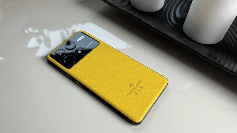 POCO X6 Pro ha un design che non passa inosservato