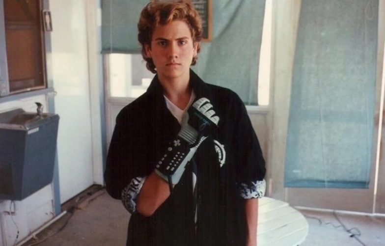 Il film Il piccolo grande mago dei videogames ha reso il Power Glove l'accessorio inutile più noto dei videogiochi