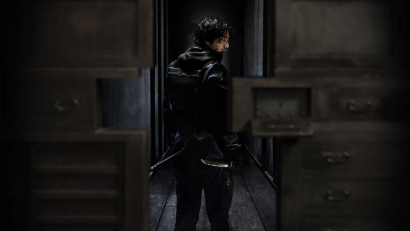 Kento Kaku interpreta l'ex ninja Haru Tawara nella serie Hous of Ninjas