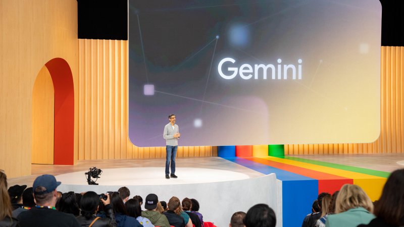 Gemini rappresenta il nuovo modello di intelligenza artificiale multimodale di Google, progettato anche per Pixel 8 Pro