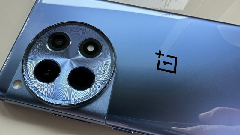 La fotocamera delude molto per quanto riguarda gli obiettivi secondari