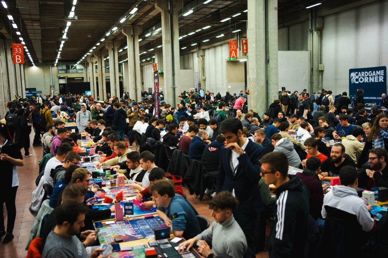 Le competizioni di Yu-Gi-Oh! sono in crescita a livello continentale sia per quanto riguarda la partecipazione sia in termini di spettatori contemporanei, che su Twitch hanno raggiunto quota 3600 Le competizioni di Yu-Gi-Oh! sono in crescita a livello continentale sia per quanto riguarda la partecipazione sia in termini di spettatori contemporanei, che su Twitch hanno raggiunto quota 3600