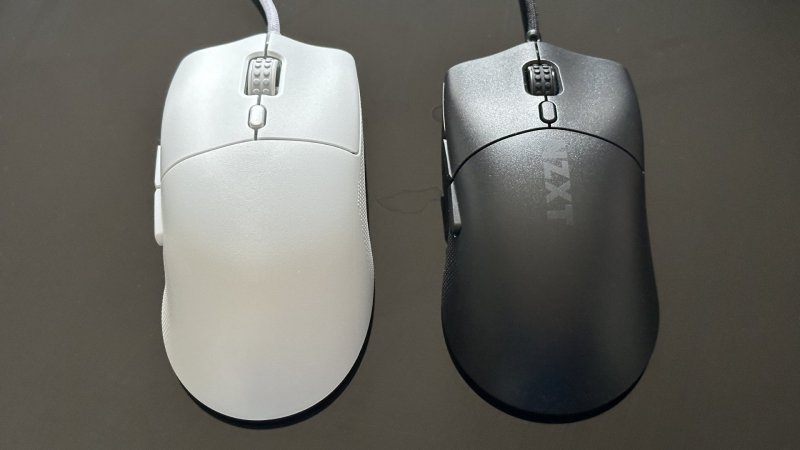 NZXT Lift 2 Ergo (a sinistra) e Symm (a destra) NZXT Lift 2 Ergo (a sinistra) e Symm (a destra)