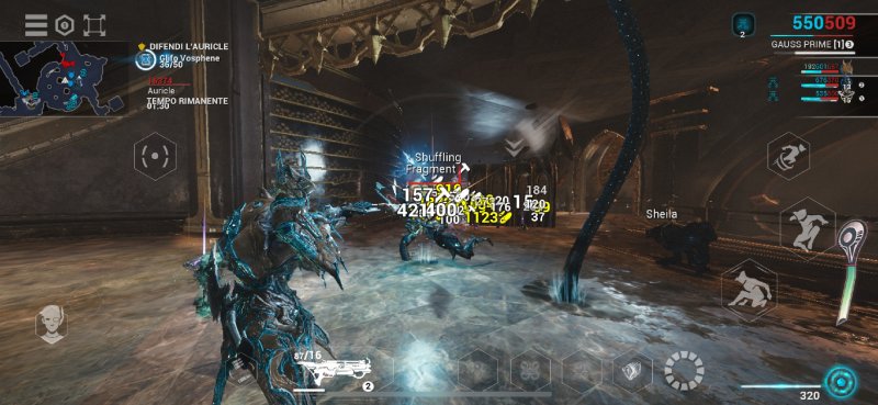 Warframe Mobile ha un'ottima impostazione di comandi e interfaccia che però resta limitata dal fatto che in questa configurazione è possibile usare solo i pollici