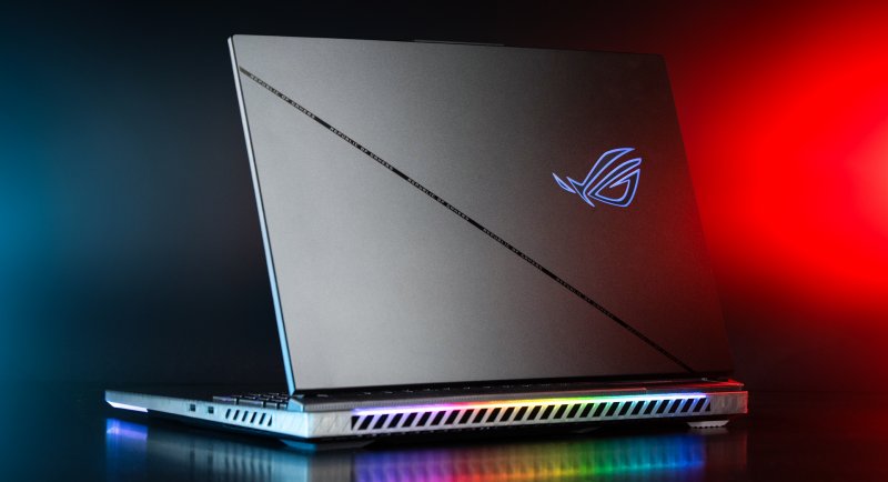 Per quanto elegante, il ROG Strix Scar non fa segreto del suo DNA gaming