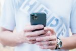 Apple potrebbe non riparare più in garanzia le piccole crepe del vostro iPhone o Apple Watch - Notizia