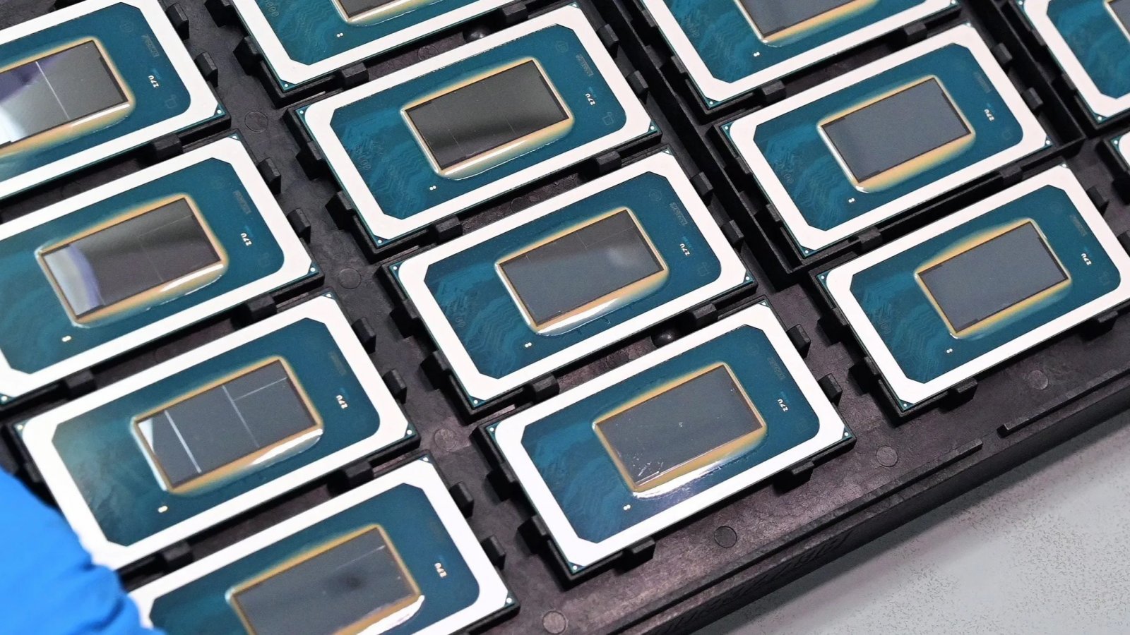 Intel meglio di AMD e Apple messe insieme: 50 milioni di CPU distribuite in un singolo trimestre