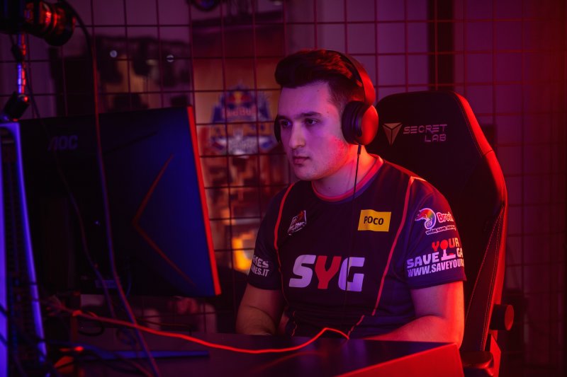 Dopo aver vinto l'evento di qualificazione a Roma, Garnet ha sfidato alcuni dei migliori giocatori di Street Fighter al mondo al Red Bull Kumite Dopo aver vinto l'evento di qualificazione a Roma, Garnet ha sfidato alcuni dei migliori giocatori di Street Fighter al mondo al Red Bull Kumite