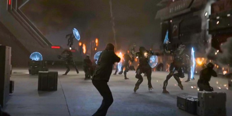 Master Chief è il protagonista senza armatura della caduta di Reach, una battaglia che occupa un intero episodio e che fa da punto di non ritorno anche per tutto il resto del cast