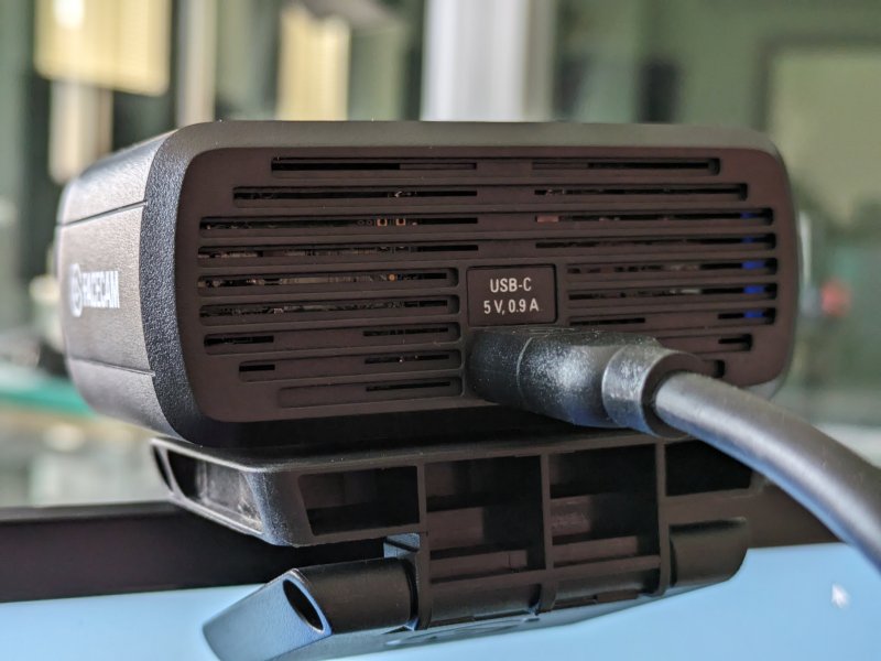 Elgato Facecam MK.2 ha un'ampia griglia di ventilazione e connettività USB 3.0 per il flusso di dati non compresso