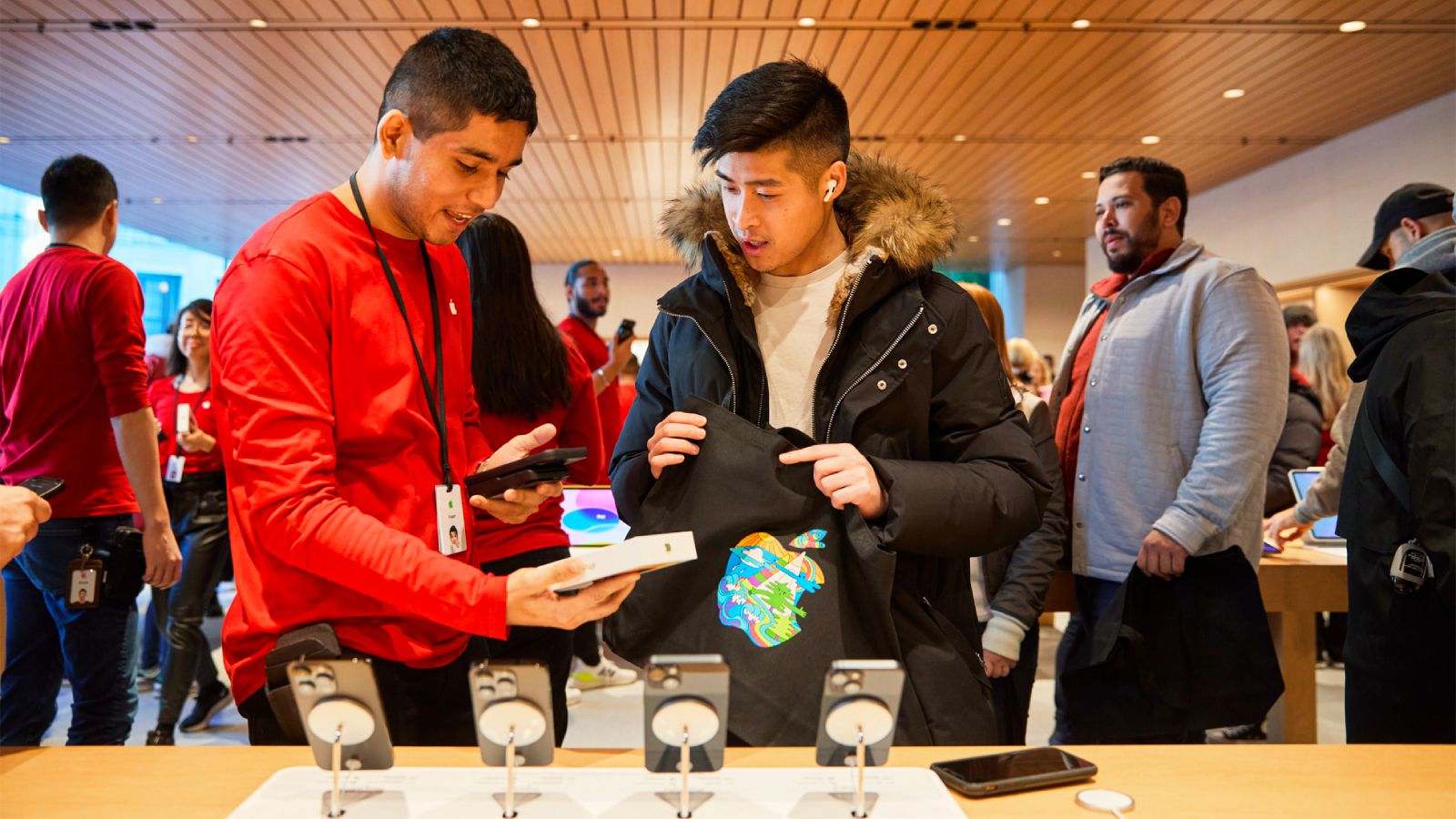 Apple ha introdotto un sistema per aggiornare gli iPhone ancora sigillati direttamente in negozio