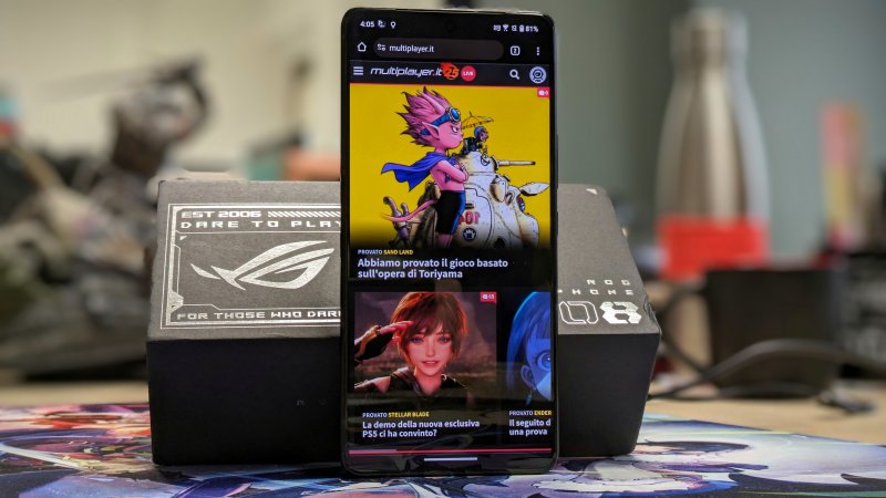 ROG Phone 8 ha un design molto più sobrio dei suoi predecessori