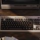 Retro Mechanical Keyboard C64 Edition di 8BitDo è ciò che serve per sentirsi allegramente vecchi