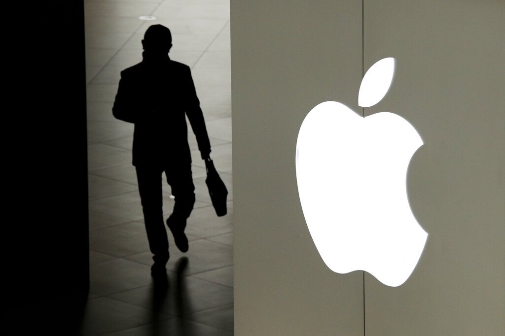 Apple querela un ex impiegato che da anni divulgava i segreti dell'azienda su Signal
