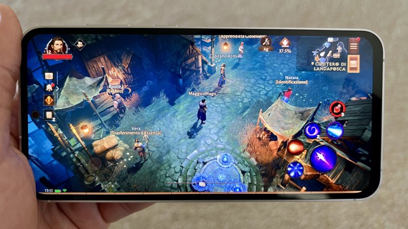 Samsung Galaxy S23 FE è abbastanza potente da far girare senza problemi ogni gioco mobile Samsung Galaxy S23 FE è abbastanza potente da far girare senza problemi ogni gioco mobile