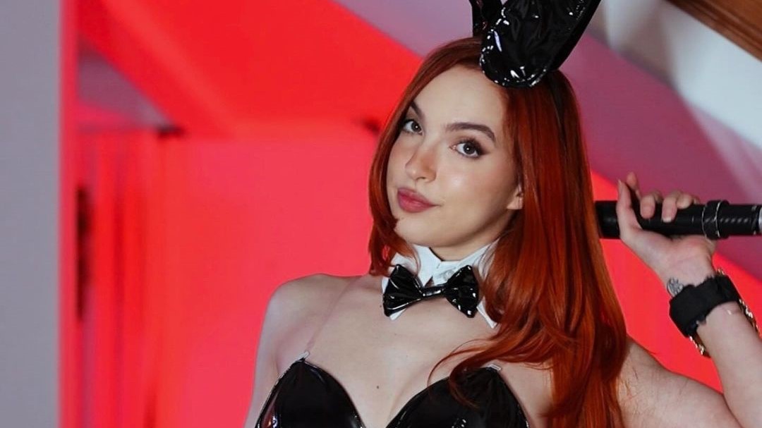 Marvel Bunny Black Widow cosplay by missbrisolo is original and Easter