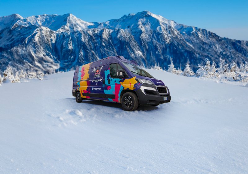 Red Bull Street Streamer