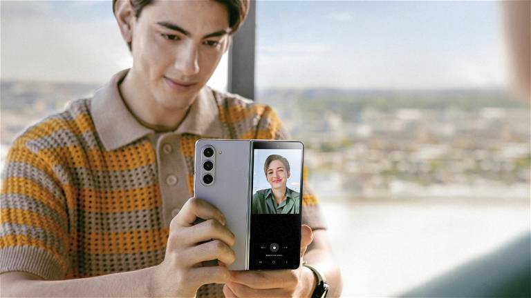 I dettagli trapelati fanno sì che Galaxy Z Fold 6 possa venire finalmente considerato un telefono pieghevole esteticamente piacevole, anche grazie allo schermo esterno più ampio e alto