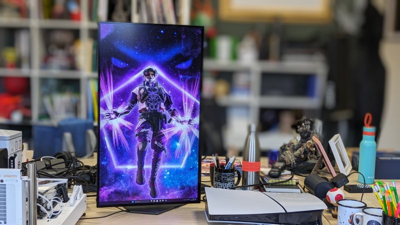 Lo stand garantisce anche il posizionamento verticale del monitor AOC Agon Pro AG276QZD