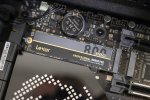 Lexar NM800 Pro, la recensione di un SSD 'budget' con dissipatore per PS5 e PC - Recensione